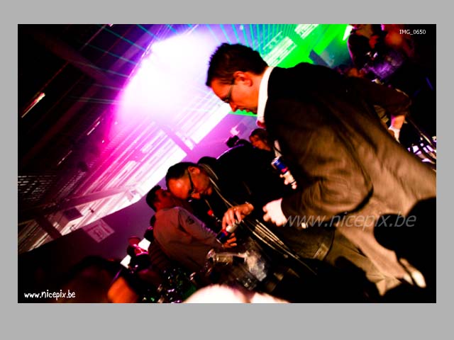 2010-02-20 Faithless-006